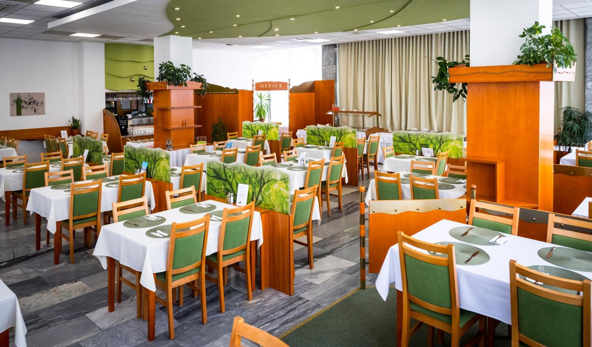 Hotel Flora Trencianske Teplice Luaran gambar