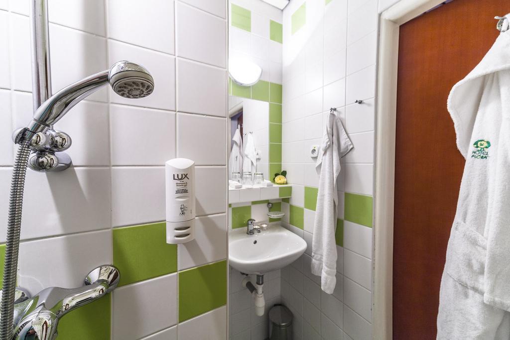 Hotel Flora Trencianske Teplice Luaran gambar