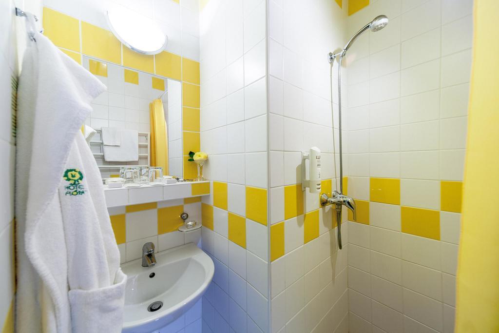 Hotel Flora Trencianske Teplice Luaran gambar