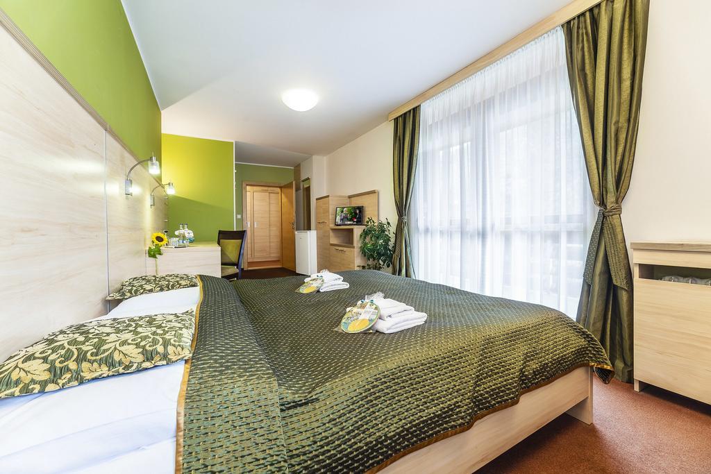 Hotel Flora Trencianske Teplice Luaran gambar